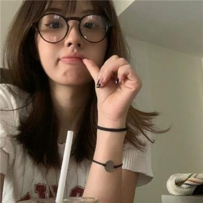 春花娇美可人儿